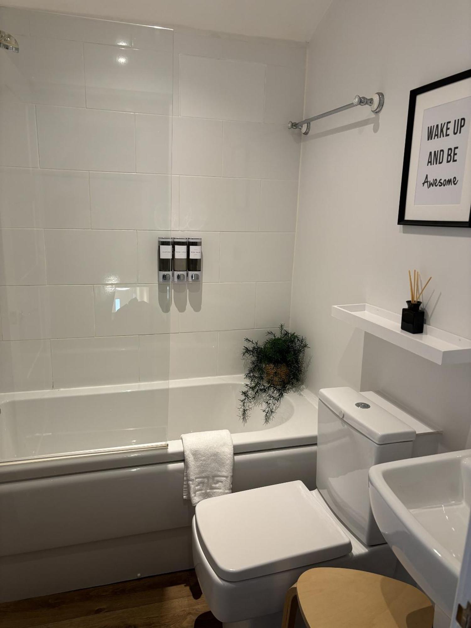 The Hive Apartment Marple Экстерьер фото